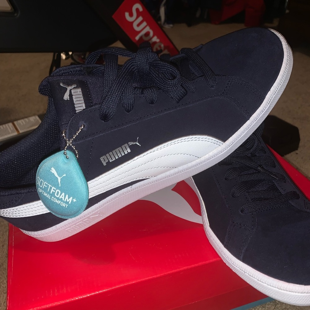 Mens puma suade shoe with soft foam inner